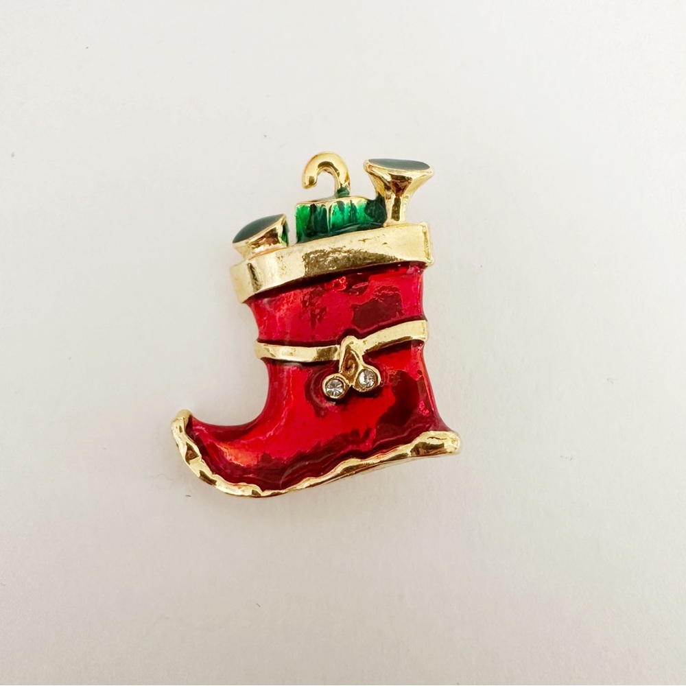 🎄 Vintage Christmas Stocking Red Enamel Pin